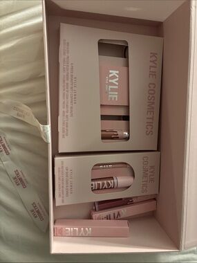 Kylie Cosmetics Pink Lipstick & Lip Kit Set PR PACKAGE